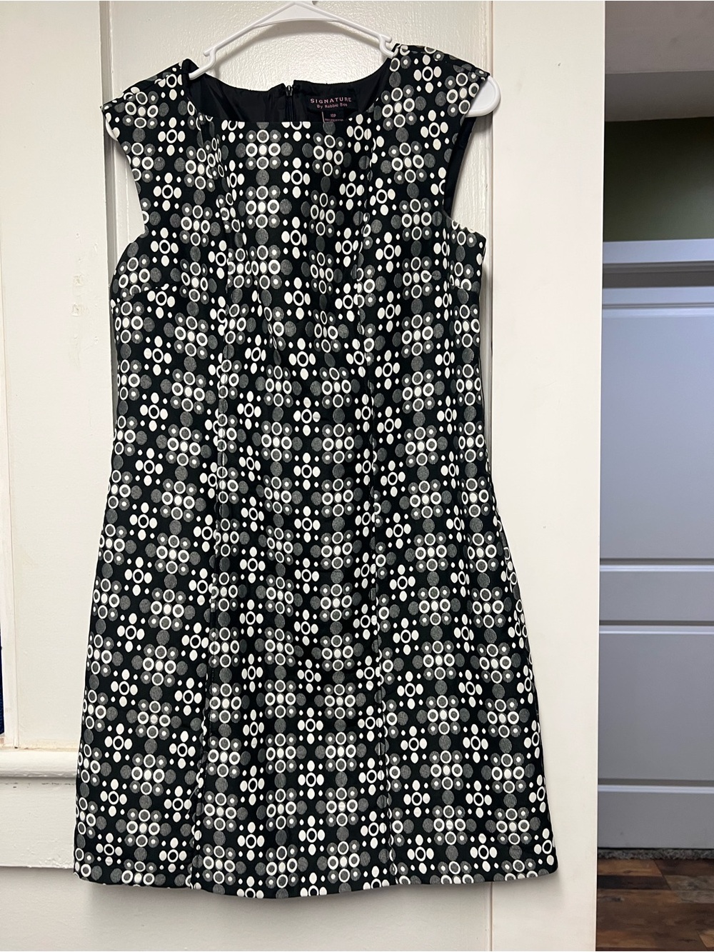 Robbie Bee Black and White Circle Print Midi Dress